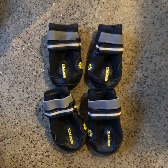 QUMY PETS dog boots NWOT - Picture 4 of 6